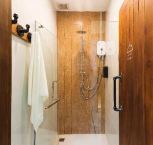 Thanon Phetchaburi Hostel | Timber Hostel