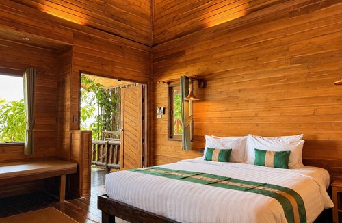 Nuea Khlong Resort | Ting Rai Bay Resort