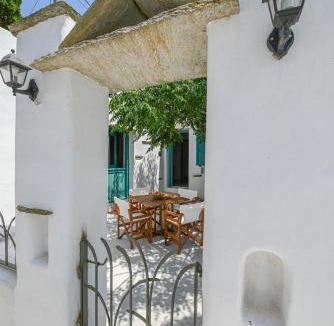 Arnados House | Tinos Traditional Patio House