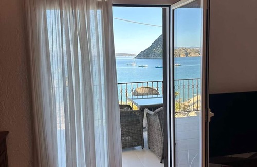 Tolo House | Tolo Beach House Above the Sea w Breathtaking View