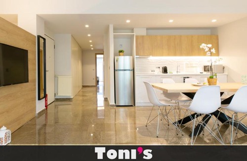 Pangrati Apartment | TONI'S makes you an offer, you cannot refuse.