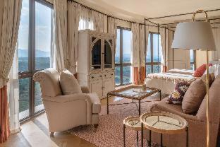 Pong Ta Long Hotel | Toscana Piazza