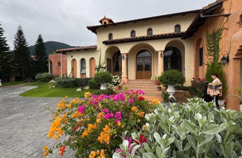 Pong Ta Long Villa | Toscana valley, Casa Vacanze, Luxury private pool villa at Khao Yai