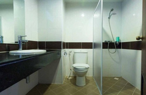 North Pattaya Hotel | Townhouse Hillview Suites Pattaya Formerly Chatkaew Suites