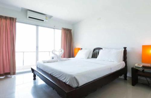 Nong Prue Hotel | Townhouse Hillview Suites Pattaya Formerly Chatkaew Suites