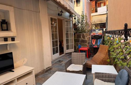 Old Town Apartment | Traditional accommodation in the alleys of Ano Poli