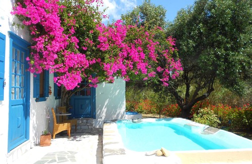 Syros House | Traditional Cycladic country home