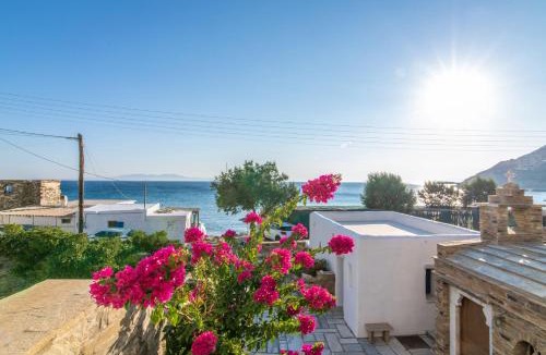 Exomvourgo House | Traditional house by the sea