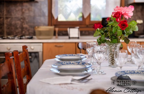 Sipiada Cottage | traditional house close to nature
