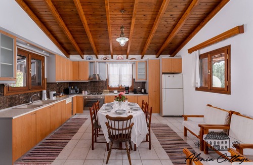 Sipiada Cottage | traditional house close to nature