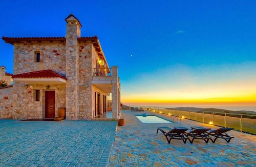 Elation Villa | Traditional II Villa