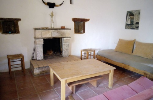Steni Dirfyos House | Traditional Old Farmhouse in Evia Island in Greece!