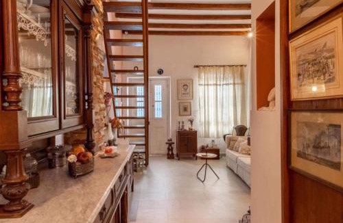 Paleopolis Apartment | Traditional two floor house 75m2