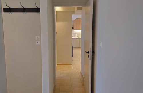 Petralona Apartment | Tranquil 2BR Penthouse Petralona