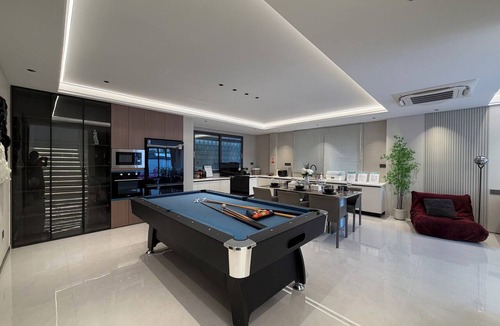 Central Pattaya House | Tremendous 6-bedroom house with AC in Bang Lamung District