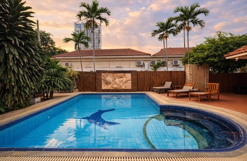 Pattaya Bay Villa | Tropical Private Villa 2