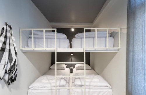 Bangkok Central Business District Apartment | Tuk Tuk House 250m from MRT Sirikit
