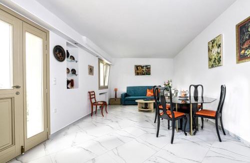 Karvelas Apartment | Tutti Fruti