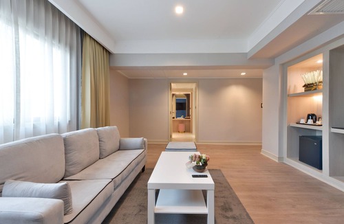 Rong Muang Hotel | Twin Towers Hotel