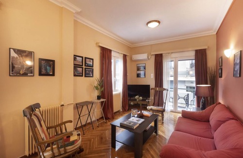 Makrigianni Apartment | Tzireon 16 · Prime Location 2 BR APT next to the A
