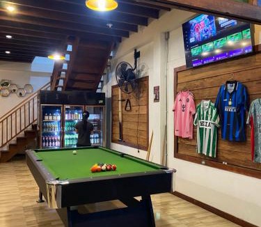 San Kamphaeng House | Uncle Matts Cafe and Chill