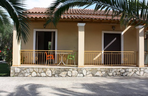 Kavos Apartment | Unique located holiday apartment directly at the sea, own beach access, Wifi, Ag