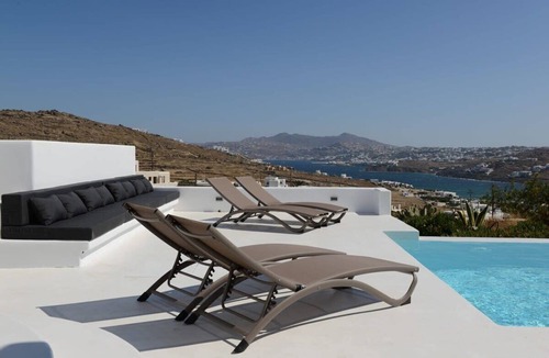 Agios Ioannis Villa | Upper Class Villa on Shoreline with Swimming Pool