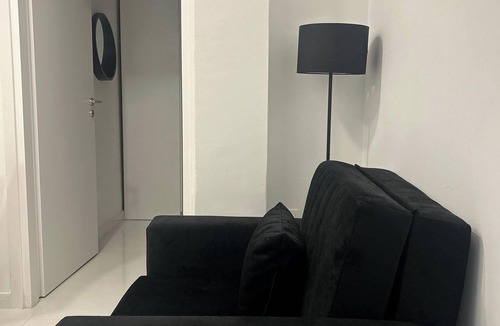 Platia Viktorias Apartment | Urban 2 Bd Apt in Athens