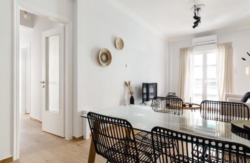Koukaki Apartment | Urban 2BD Apartment in Koukaki by UPSTREET