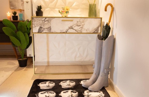 Larissa Apartment | URBAN MAISON