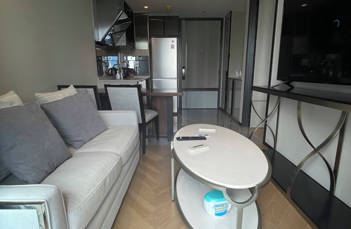 Wattana Apartment | Urban Retreat in Heart of Bangkok - Luxe Condo with AC, WiFi