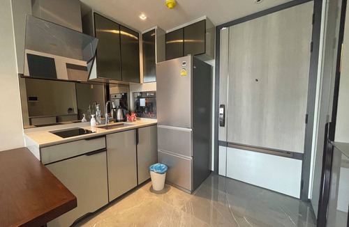 Wattana Apartment | Urban Retreat in Heart of Bangkok - Luxe Condo with AC, WiFi