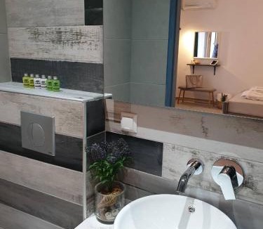 Potos Apartment | V-Suites 2