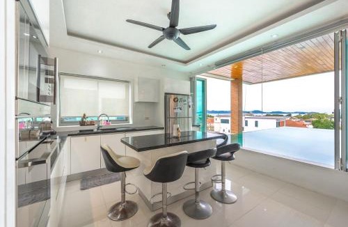 Ban Saiyuan House | V210 Retreat 3BR Top of the Range, Sea View,Lift