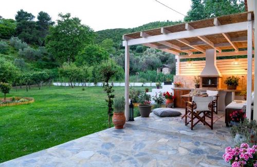 Agia Paraskevi House | Vague Summer House