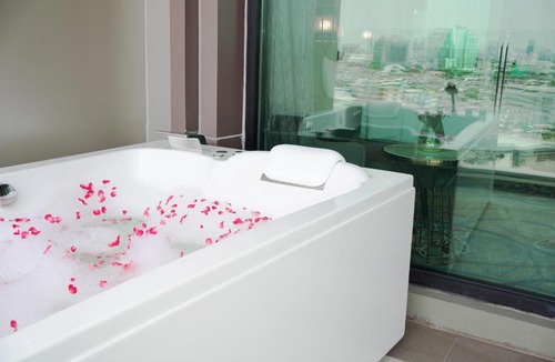 Khlong Tan Hotel | Valia Bangkok Sukhumvit 24 by Kingston Hotels