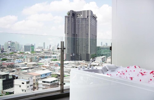 Khlong Tan Hotel | Valia Bangkok Sukhumvit 24 by Kingston Hotels