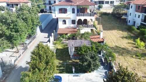 Agios Nikolaos Apartment | Vangel Backyard