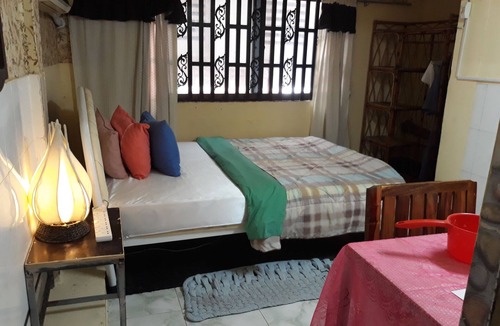 Chamkar Mon Bed & Breakfast | Vanny's Queen 2 in Phnom Penh near the Russian Market.