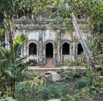 Pa Daet Villa | Vantara Villa with Travel Temple