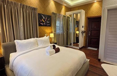 Nong Pla Lai Resort | Varaya Resort Pattaya