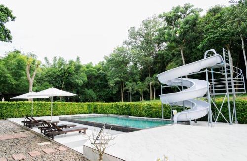 Khlong Khut Villa | Velaa pool villa