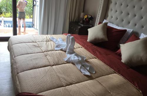 Na Chom Thian Apartment | Venetian Signature PoolAccess Resort Jomtian Pattaya - monthly also available