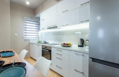 Veroia Apartment | Veria Panorama Luxury Suite with Garden 2