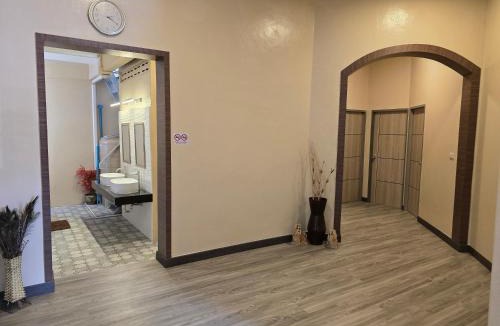 Pom Prap Sattru Phai House | Victory place 2 (Golden Mount)
