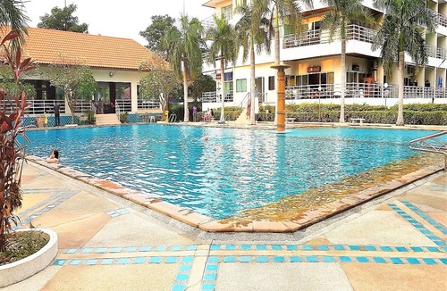 Jomtien Apartment | View Talay 5 studio apartment - close to the beach