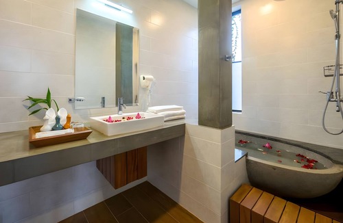 Wat Bo Area Hotel | VIHARA The City of Temples