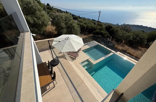 Nea Smirni Villa | viila before booking, read the rules on the host's profile