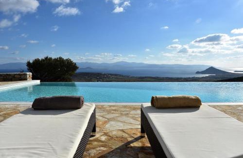 Paros Villa | Villa Acqua · Gorgeous pool villa, stunning sea views, helipad!
