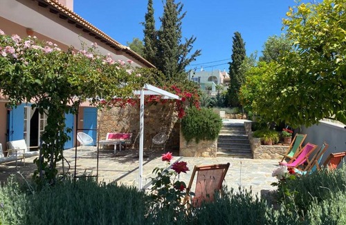 Porto Rafti Villa | Villa-Agave, by the sea in Porto-Rafti outside ATH